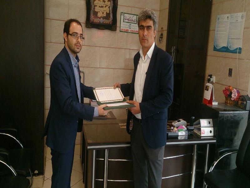 تقدیر از پذیرنده برتر پایانه های فروشگاهی در مدیریت شعب منطقه غرب تهران پایگاه خبری بانک مسکن