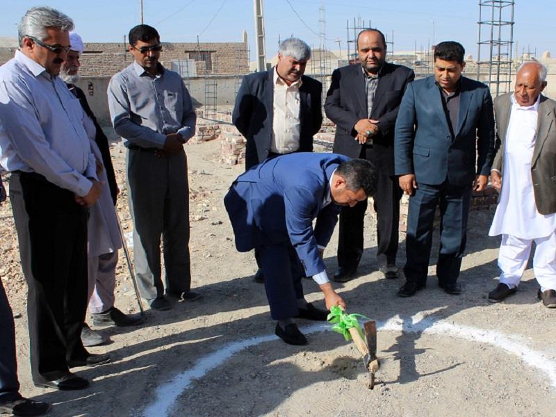 آیین کلنگ زنی احداث دومین مدرسه شهدای بانک مسکن در استان سیستان و بلوچستان