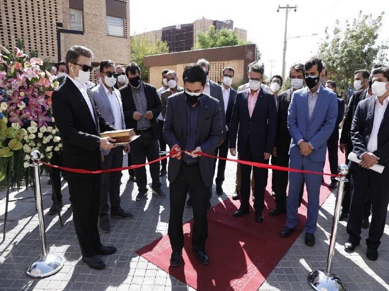 افتتاح «سایه» و «مثلث» در شیراز