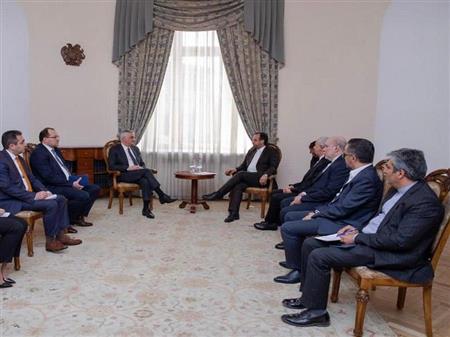 دیدار وزیر اقتصاد کشورمان با معاون نخست وزیر و وزرای دارایی و اقتصاد ارمنستان