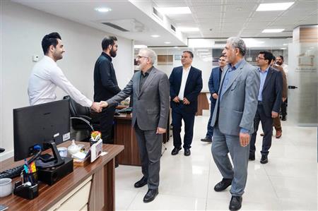 بازدید دکتر خورسندیان مدیر عامل بانک مسکن از گروه مالی (چند رسانه ای)