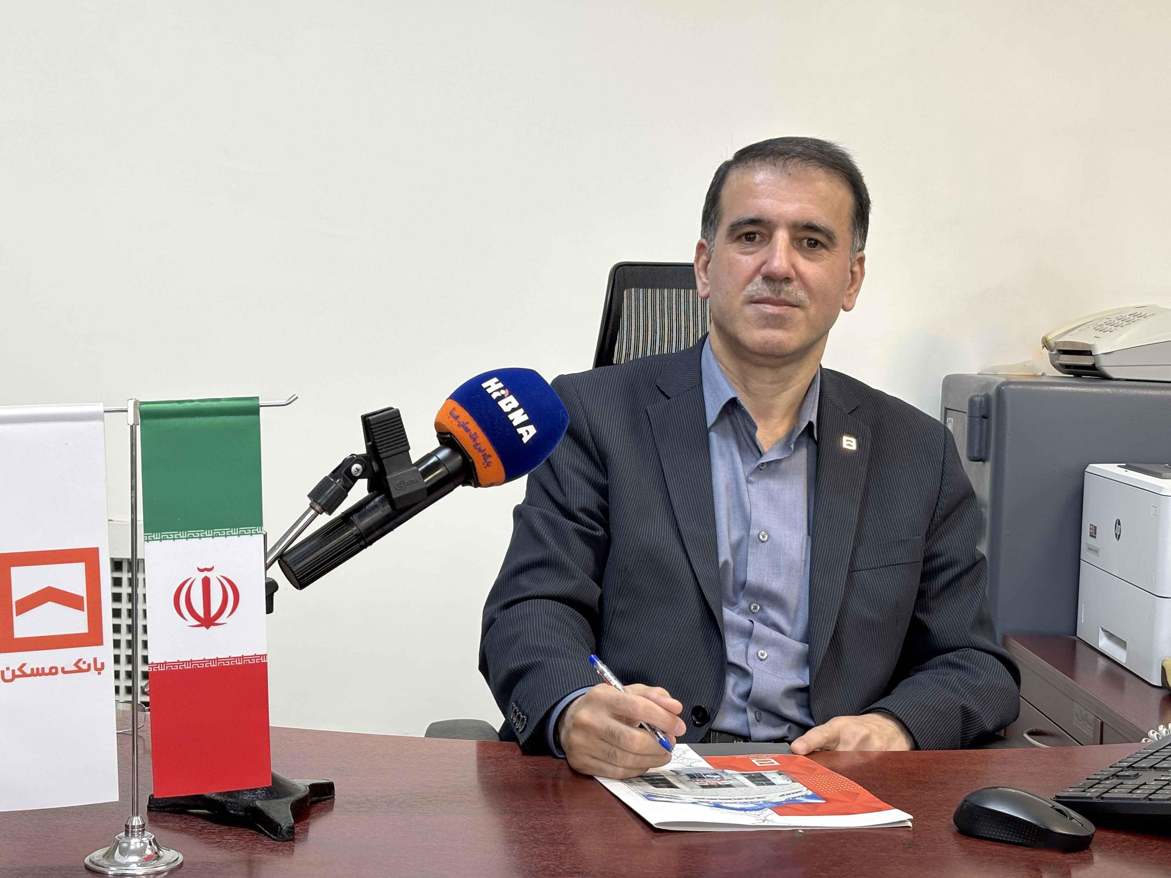 انعقاد قرارداد 38 هزار میلیارد ریالی نهضت ملی در استان همدان/  ارایه مشاوره تخصصی به مشتریان در خصوص انواع خدمات بانک مسکن