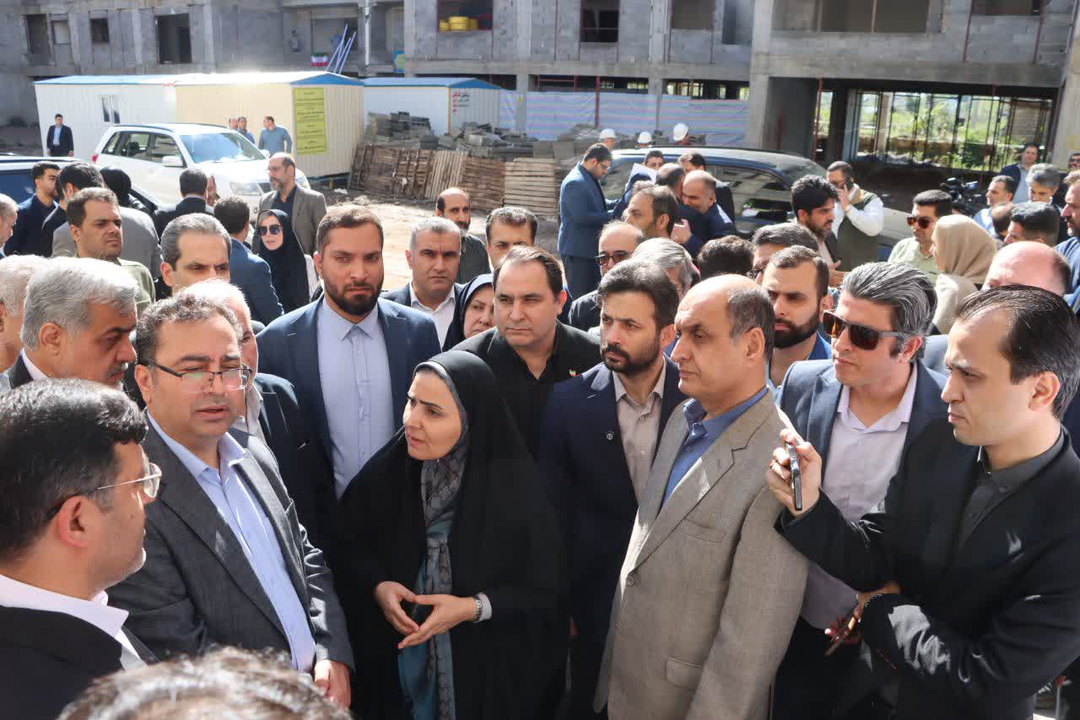 بازدید وزیر راه و استاندار گیلان از پروژه‌های نهضت ملی مسکن