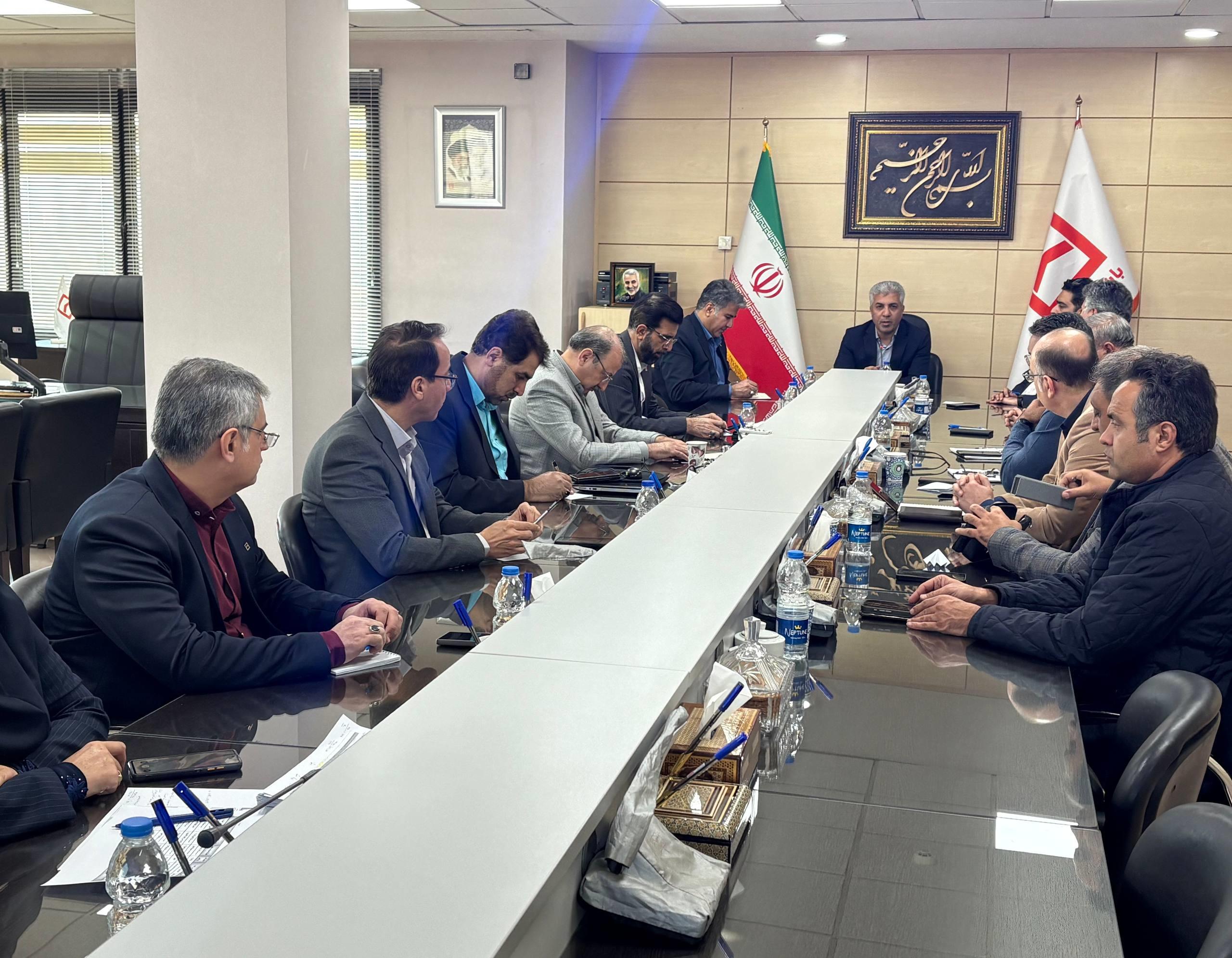 لزوم تمرکز تجمیع منابع مالی بخش مسکن و ساختمان در بانک مسکن / تامین مالی 6 همتی نهضت ملی در استان مرکزی توسط بانک مسکن