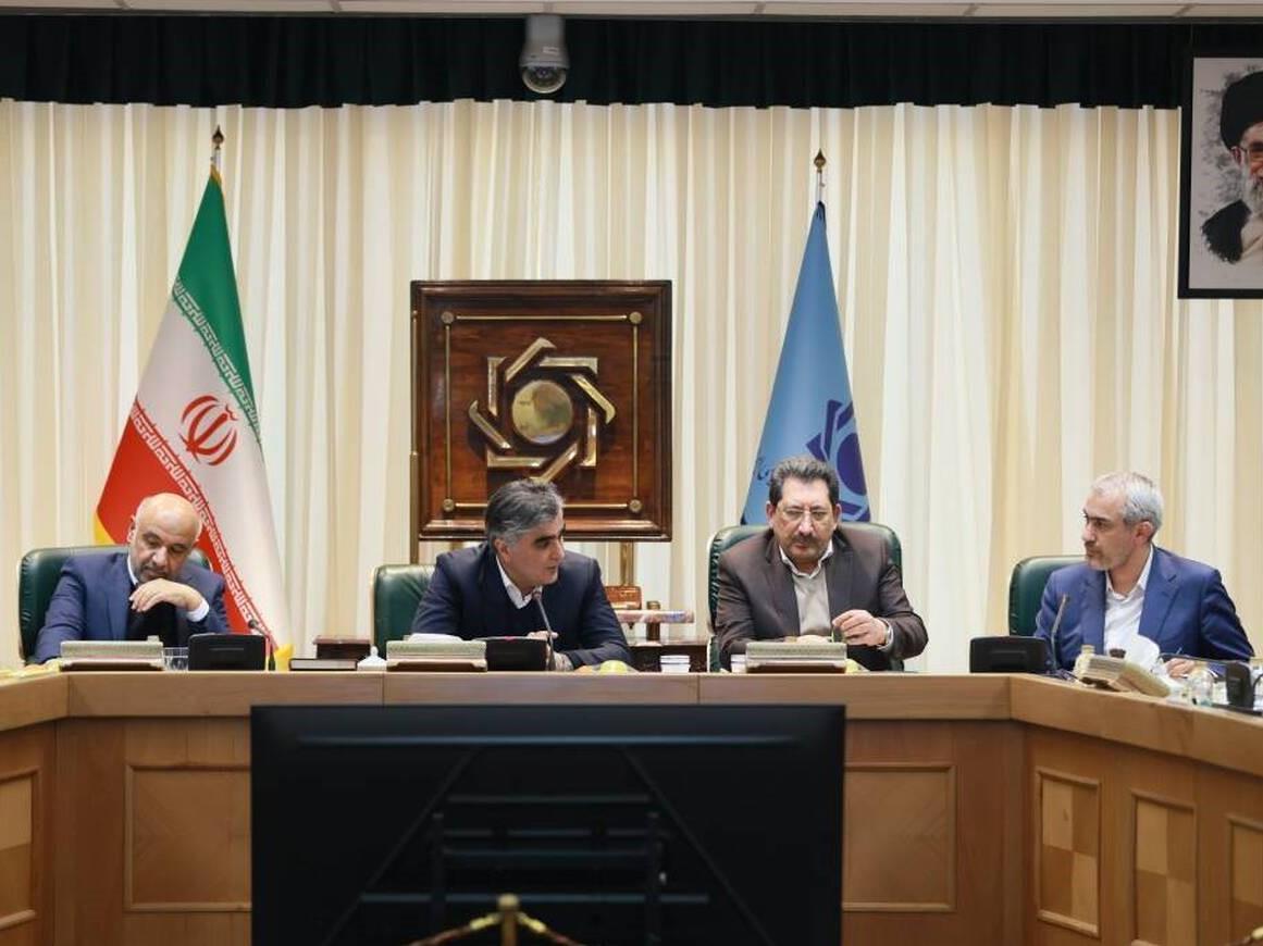 جلسه هماهنگی تیم اقتصادی دولت در بانک مرکزی تشکیل شد/ بررسی سیاست‌های ارزی، تجاری و معیشتی مردم