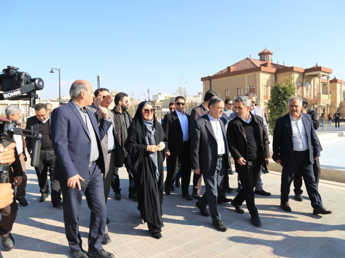 بازدید وزیر راه و شهرسازی از بزرگترین پروژه بازآفرینی کشور در سبزه میدان زنجان