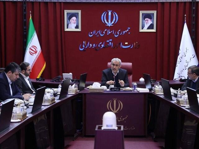 وزیر اقتصاد در شورای هماهنگی مدیران عامل بانک‌ها: اعتبار فراگیر ایرانیان یک حق شهروندی است