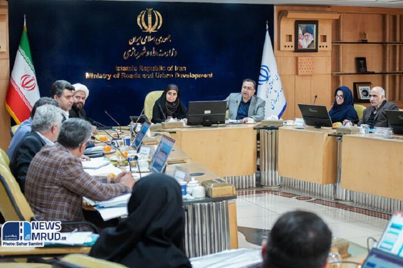 تأکید وزیر راه و شهرسازی بر تبیین اولویت‌های صندوق ملی مسکن
